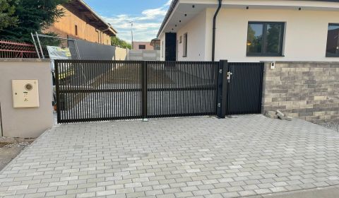 Eladó Családi ház, Családi ház, Nové Zámky, Szlovákia