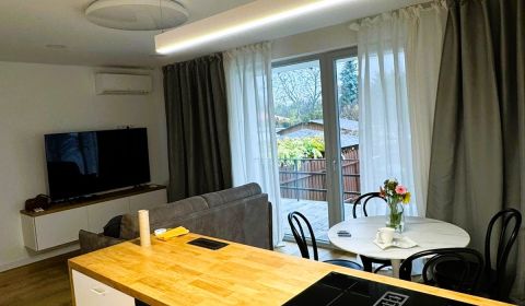 Eladó Családi ház, Családi ház, Senec, Szlovákia