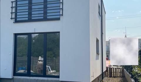 Eladó Családi ház, Családi ház, Zvončín, Trnava, Szlovákia