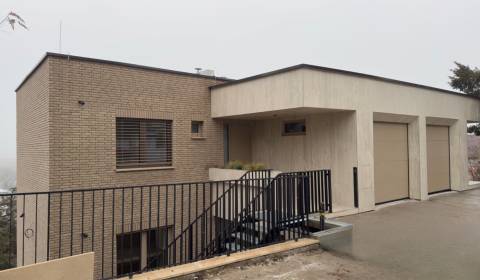 Eladó 5 vagy több szobás, 5 vagy több szobás, Révová, Bratislava - Sta