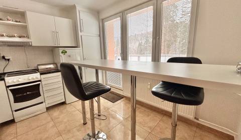 Eladó 2 szobás lakás, 2 szobás lakás, Čadca, Szlovákia