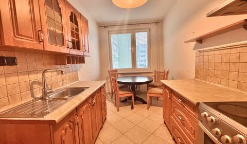 Eladó 3 szobás lakás, 3 szobás lakás, Centrum, Čadca, Szlovákia