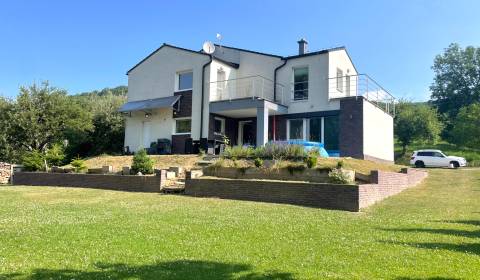 Eladó Családi ház, Családi ház, Trenčín, Szlovákia