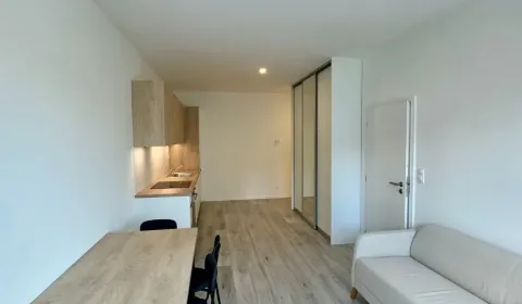 Kiadó 2 szobás lakás, 2 szobás lakás, Gogoľova, Bratislava - Petržalka