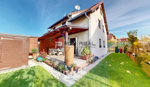 Eladó Családi ház, Családi ház, Lipová, Pezinok, Szlovákia