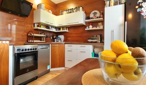 Eladó 2 szobás lakás, 2 szobás lakás, Žiar nad Hronom, Szlovákia