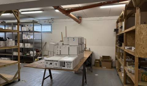 Kiadó Raktárak és ipari épületek, Raktárak és ipari épületek, Poľná, S