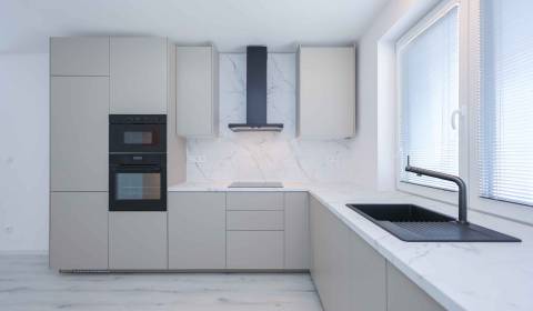 Eladó Családi ház, Családi ház, Senec, Szlovákia