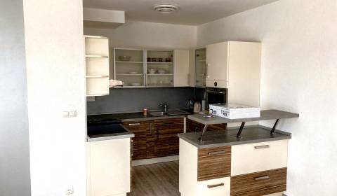 Kiadó 2 szobás lakás, 2 szobás lakás, Banská Bystrica, Szlovákia