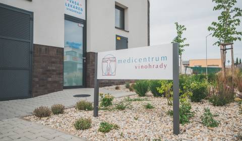 Kiadó Üzlethelység, Üzlethelység, Vladimíra Predmerského, Trenčín, Szl