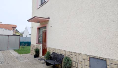 Kiadó Irodahelység, Irodahelység, Hodžova, Piešťany, Szlovákia