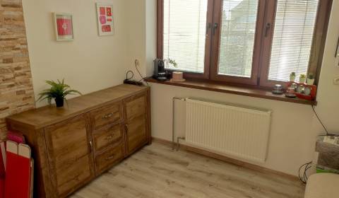 Kiadó Irodahelység, Irodahelység, Hodžova, Piešťany, Szlovákia