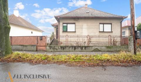 Eladó Családi ház, Családi ház, Októbrová, Dunajská Streda, Szlovákia