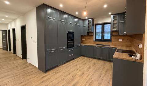 Eladó Családi ház, Családi ház, Kvašov, Púchov, Szlovákia