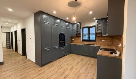 Eladó Családi ház, Családi ház, Kvašov, Púchov, Szlovákia