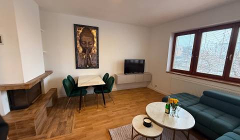 Kiadó 2 szobás lakás, 2 szobás lakás, Trojičné námestie, Bratislava - 