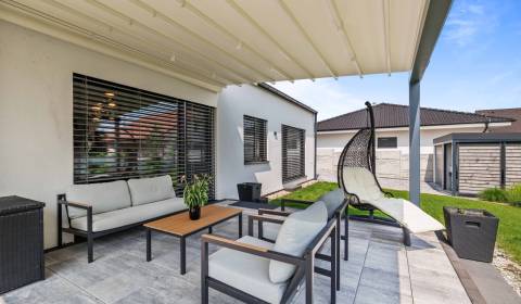 Eladó Családi ház, Családi ház, Školská ulica, Malacky, Szlovákia