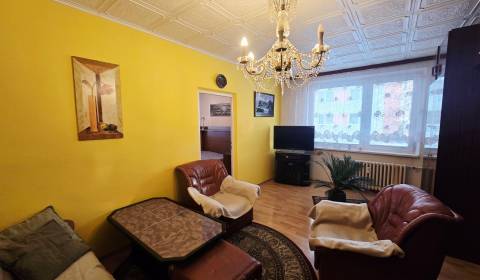 Eladó 3 szobás lakás, 3 szobás lakás, M.R. Štefánika, Nové Mesto nad V