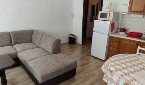 Kiadó 1 szobás lakás, 1 szobás lakás, Nové Zámky, Szlovákia