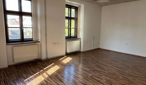 Kiadó Irodahelység, Irodahelység, Žilina, Szlovákia