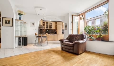 Eladó 3 szobás lakás, 3 szobás lakás, Štefánikova, Bratislava - Staré 