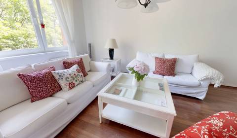 Eladó 3 szobás lakás, 3 szobás lakás, Babuškova, Bratislava - Ružinov,