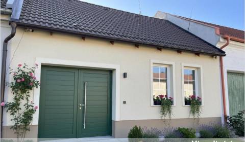 Eladó Családi ház, Családi ház, Pezinok, Szlovákia