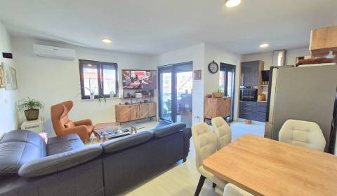 Eladó Apartmanok, Apartmanok, Trogir, Horvátország