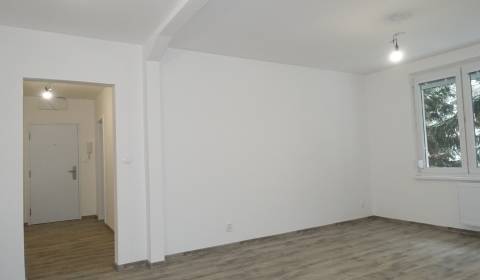 Eladó 4 szobás lakás, 4 szobás lakás, Sklenárova, Bratislava - Ružinov