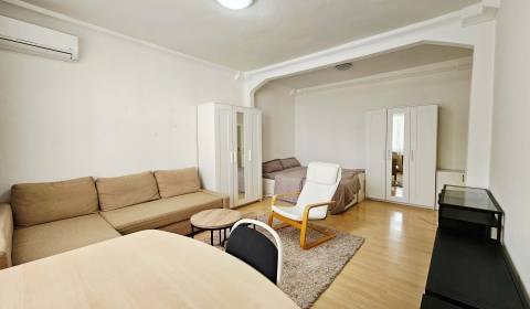 Kiadó 2 szobás lakás, 2 szobás lakás, Mýtna, Bratislava - Staré Mesto,