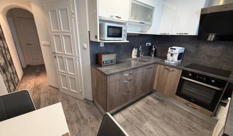 Eladó 3 szobás lakás, 3 szobás lakás, Streďanská, Topoľčany, Szlovákia