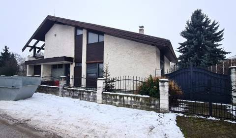 Eladó Családi ház, Családi ház, Piešťany, Szlovákia