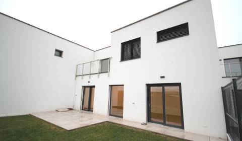 Eladó Családi ház, Családi ház, Legionárska, Trenčín, Szlovákia