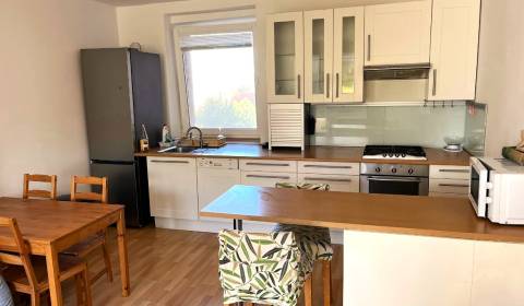 Eladó 3 szobás lakás, 3 szobás lakás, Palkovičova, Bratislava - Ružino