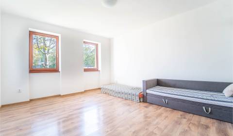 Eladó Családi ház, Családi ház, Kupeckého, Pezinok, Szlovákia