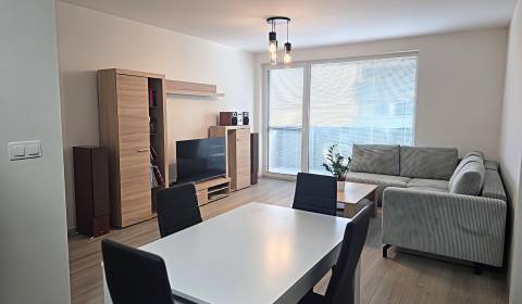 ELADÓ - 2 szobás lakás Zoborra néző kilátással. NITRA