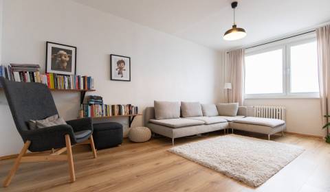 Kiadó 3 szobás lakás, 3 szobás lakás, Jankolova, Bratislava - Petržalk