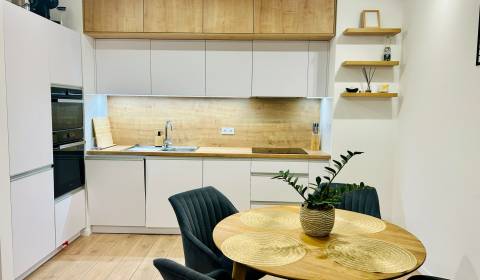 Kiadó 2 szobás lakás, 2 szobás lakás, Karpatská, Poprad, Szlovákia