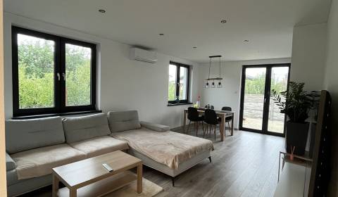 Eladó Családi ház, Családi ház, Topoľčany, Szlovákia