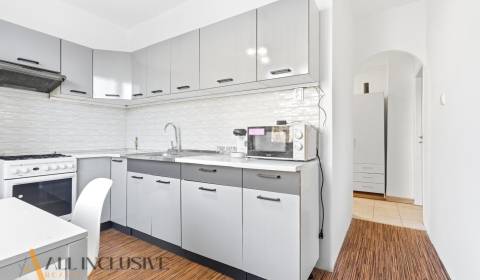 Kiadó 3 szobás lakás, 3 szobás lakás, Nové Zámky, Szlovákia