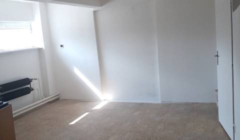 Kiadó Raktárak és ipari épületek, Raktárak és ipari épületek, Trnavská