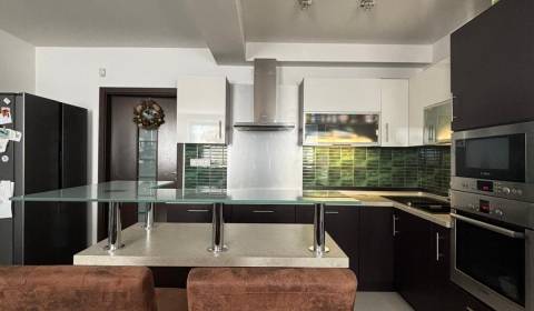 Kiadó 3 szobás lakás, 3 szobás lakás, Bratislava - Ružinov, Szlovákia