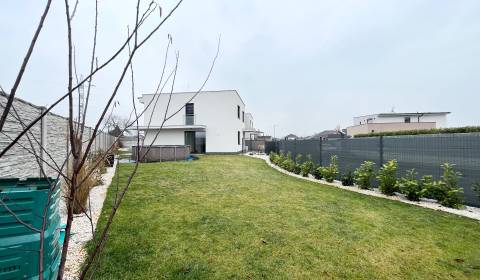 Eladó Családi ház, Családi ház, Podlužie, Trenčín, Szlovákia