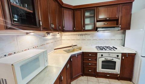 Kiadó 3 szobás lakás, 3 szobás lakás, S.H. Vajanského, Nové Zámky, Szl