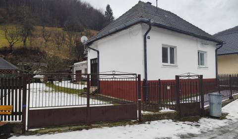 Eladó Családi ház, Családi ház, Bánovce nad Bebravou, Szlovákia