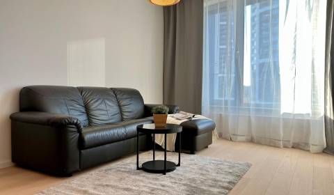 Kiadó 2 szobás lakás, 2 szobás lakás, Bottova, Bratislava - Staré Mest