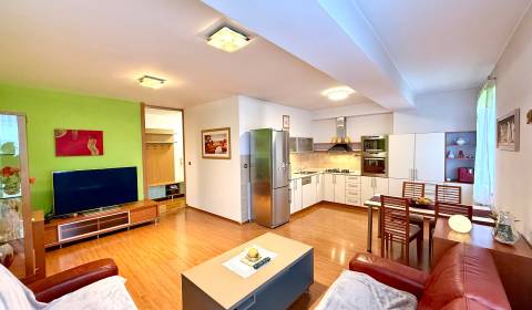 Eladó 2 szobás lakás, 2 szobás lakás, Kazanská, Bratislava - Podunajsk