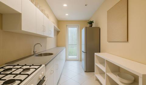 Eladó 3 szobás lakás, 3 szobás lakás, Francisciho, Bratislava - Staré 