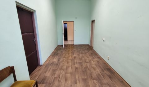 Kiadó Irodahelység, Irodahelység, Nové Zámky, Szlovákia