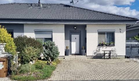 Kiadó Családi ház, Családi ház, Lúčna, Senec, Szlovákia